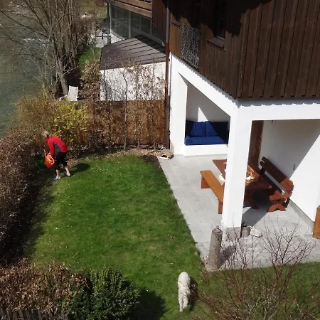 Am Fluss, Zentrale Lage *